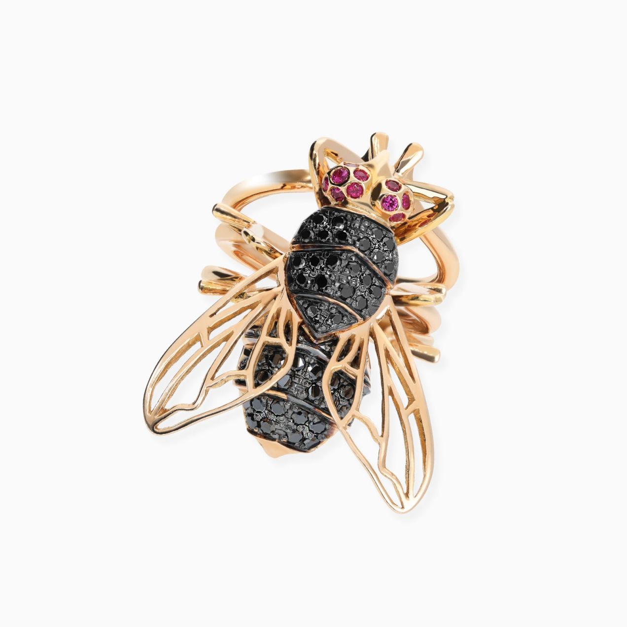 Anillo mosca de oro rosa con diamantes negros y rubíes