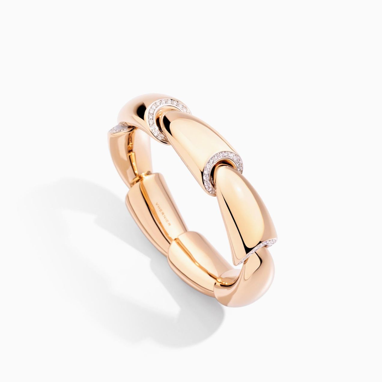 Vhernier calla bracelet in rose gold with diamonds