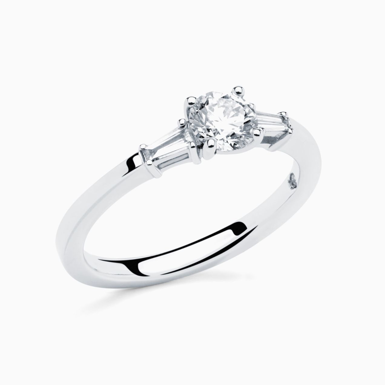 White gold engagement ring with central diamond and diamonds typers